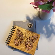 WYPRZEDAŻ Drewniany notatnik "Motyl"
