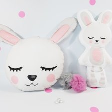 Komplet poduszka i maskotka "uroczy królik"