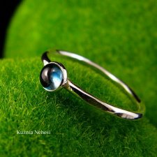 Pierścień Drobinek - Topaz London Blue Srebro