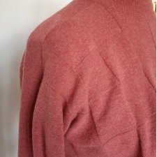 Sweter wełna jagnięca malinowy