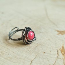 Red jadeit - duży pierścionek z miedzi