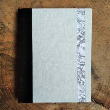 Czarno-biały notes z motywem frezji, z papieru eko
