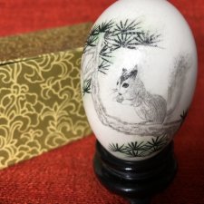 Ręcznie malowane oryginalne orientalnie jajo na podstawce nowe opakowanie oryginalne