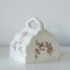 porcelanowa pokrywa serownicy