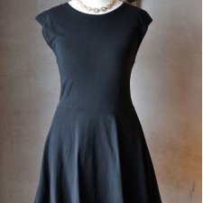 Sukienka czarna skater mini XS S