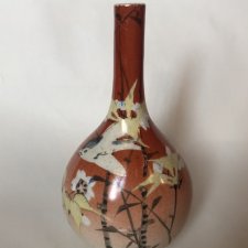Nieduży dawnej  daty  efektowny dekoracyjny  wazon, oryginalna forma i zdobienie