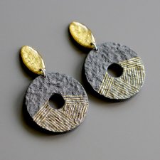 Złote koła - industrialne kolczyki z papieru