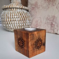Koronka - Drewniany Świecznik