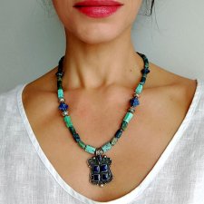 Naszyjnik z wisiorem z lapis lazuli