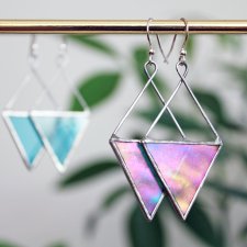 Holograficzne trójkąty ze szkła witrażowego