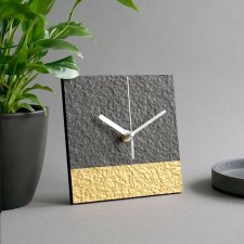 Minimalistyczny zegar na biurko