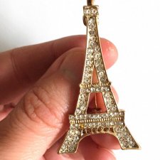 elegancka broszka Wieża Eiffela