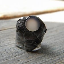 Okrągły chalcedon - pierścień