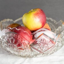 Szklana misa na owoce