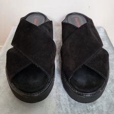 Włoskie klapki sandały na koturnie platformie skórzane czarne Laura Bellariva