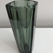 Gruboszklane szkło lane - wazon sześciokątny karczmiak - niespotykana zielono-dymione barwa
