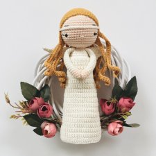 Anioł stróż lalka w ozdobnym wianku handmade