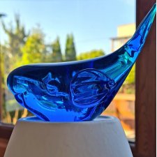 Błękitny szklany wieloryb