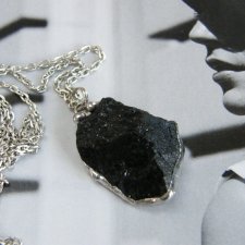 Naszyjnik kamień bryłka wisiorek z łańcuszkiem: czarny turmalin