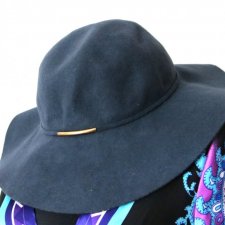 Granatowy  filcowy kapelusz