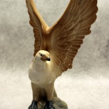 MIGUEL REQUENA Orzeł, Porcelanowa figura orła podrywającego się do lotu, Hiszpania