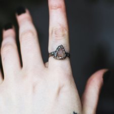 Surowy pierścionek regulowany | KWARC RÓŻOWY