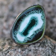 Zielony ceramiczny pierścień II