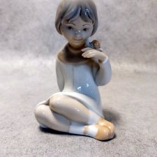 Porceval Hiszpańska porcelanowa figurka "Dziewczyna ze ślimakiem"