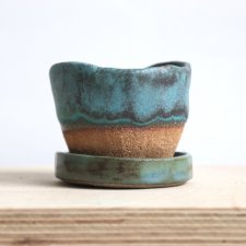 Mała doniczka ceramiczna