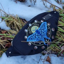 Nerka haftowana motyl niebieski