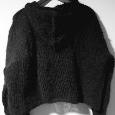 czarny moherowy sweter z kapturem