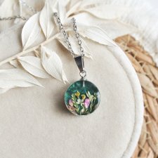 Zielony naszyjnik z kwiatami, biżuteria z żywicy