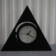 Zegar na biurko-trójkąt  *25