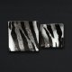 Wygięty szklany kwadratowy talerz ZEBRA 13 x 13 cm