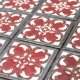 ręcznie malowane kafle dekory do kuchni z tradycyjnym włoskim wzorem, czerwone kwiaty w srebrzystej ramie
