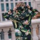 czarna bluza kangurka w kwiaty i liście z dużym kapturem i golfem s - xl
