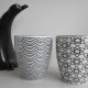 tokyo design studio -nowoczesny design -  czarka  - kubek  fantastyczne graficzne zdobienie na solidnej porcelanie