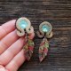 Małe boho kolczyki soutache z piórkami