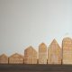 Komplet 6 szt - drewniane domki ręcznie malowane pomarańczowo - naturalne