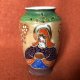 Sztuka japońska - ręcznie malowany niewielki porcelanowy wazonik