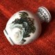Miniatura sztuka japońska - ręcznie malowany sygnowany niewielki wazonik porcelanowy