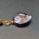 Złocisty widelec do włosów z beżowymi koralikami lampwork.
