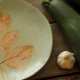 Ceramiczny talerz z liściem