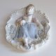 Obrazek owalny z porcelany dama sielanka