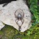 Miedziany wisiorek pająk kamień księżycowy #345