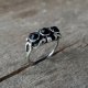 Craneo - srebrny pierścionek ze spinelami