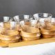 Komplet - szklane filiżanki w drewnianych uchwytach i taca