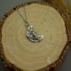 Wisiorek księżyc z labradorytem, półksiężyc, wire wrapping, stal chirurgiczna, unikatowy, lunula, labradoryt