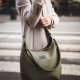 VERA - TORBA TYPU HOBO W KOLORZE OLIWKOWYM