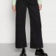 Monki - Micki Jeans Relaxed Fit z metką / 32 - XL